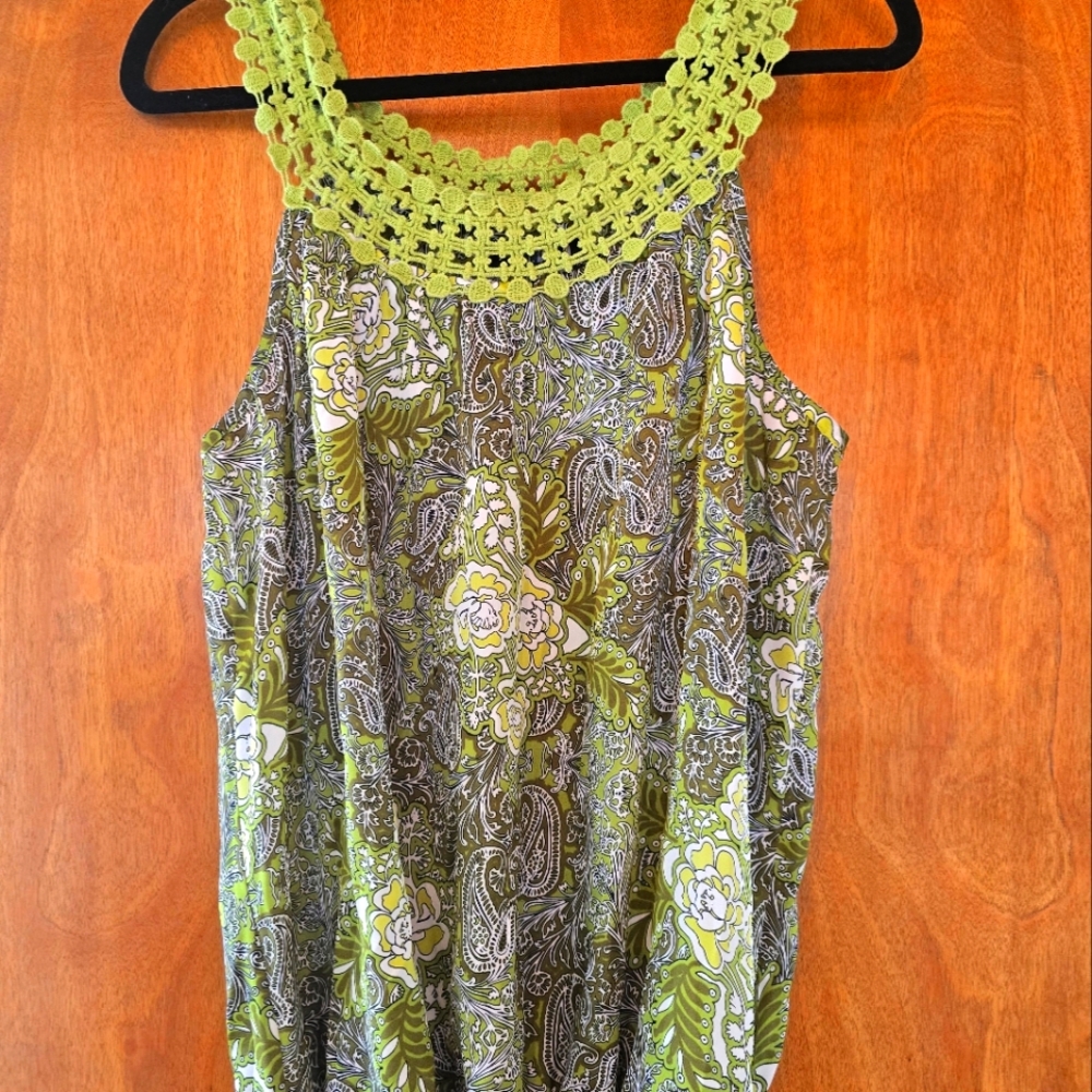 Apt 9 Pretty green tank size L